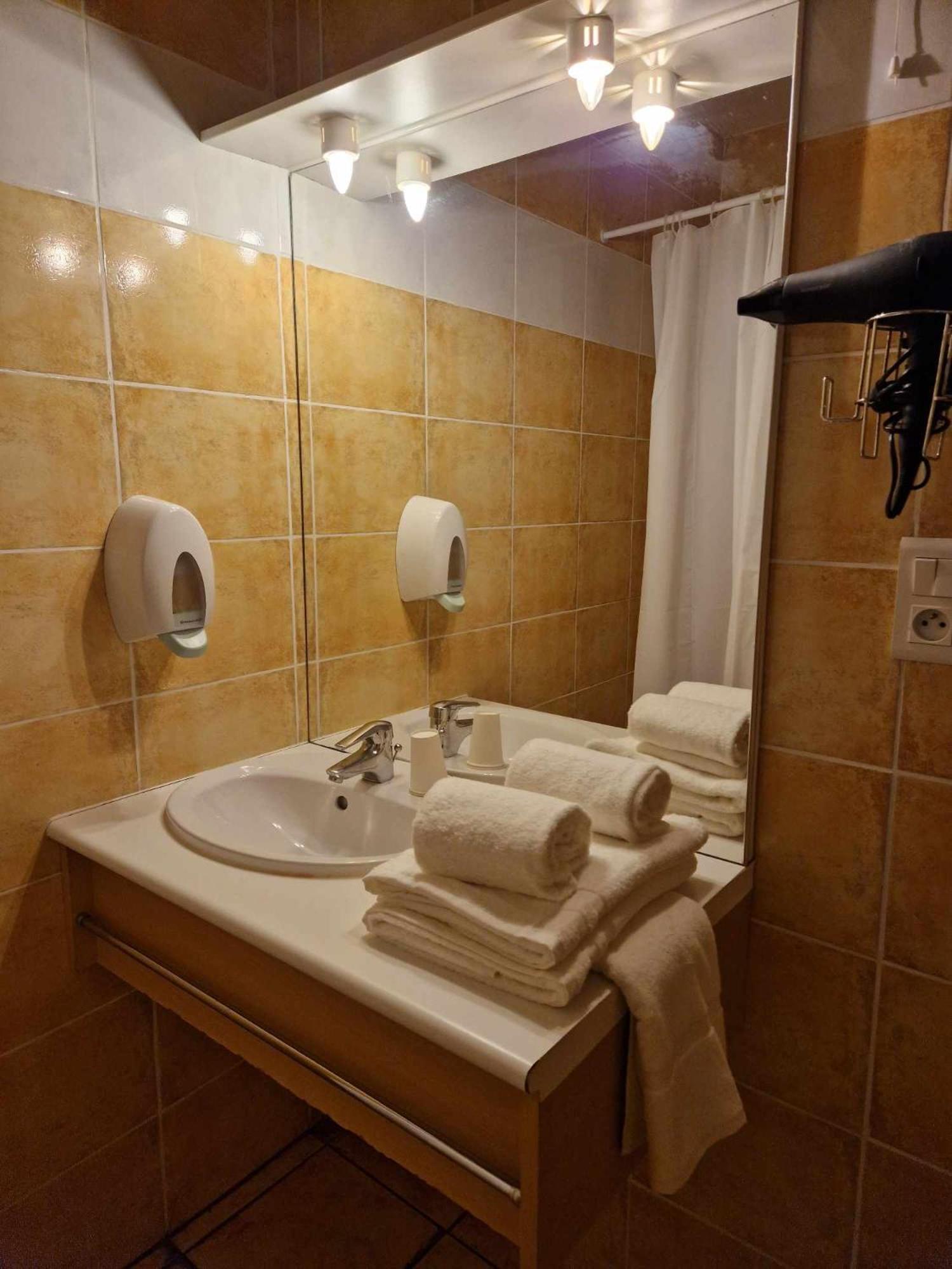 Tempo Hotel Millau Luaran gambar